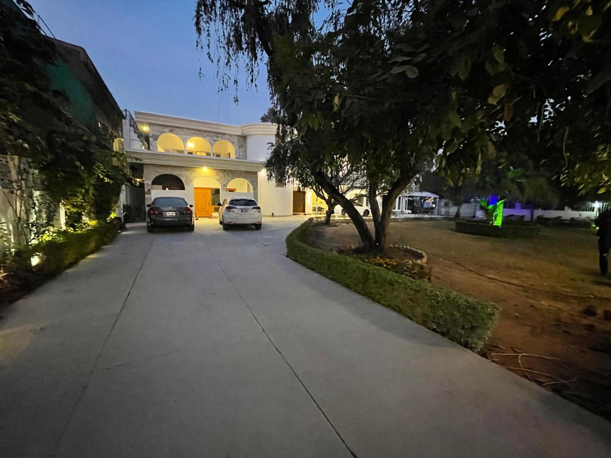 The Life Style Lodges Opp Centaurus Mall Islamabad Exterior foto